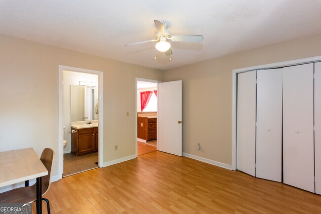 Building Photo - 664 Bellemeade Ave NW
