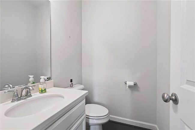 Building Photo - 2860 Boone Dr