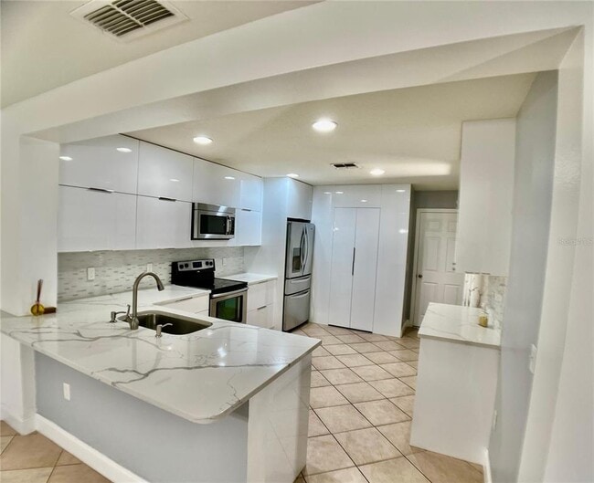 Building Photo - 1053 Chalcedony St