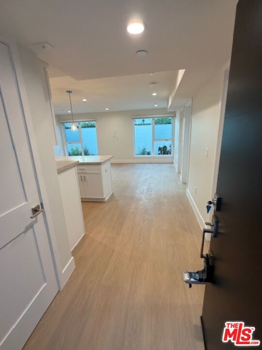 Building Photo - 5191 Lindley Ave