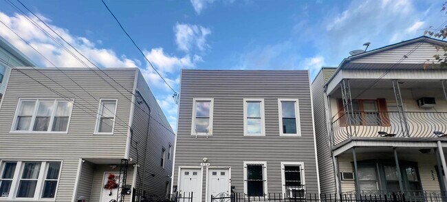 Building Photo - 314 Duncan Ave