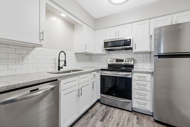 Building Photo - 1017-1019 W 39th Street