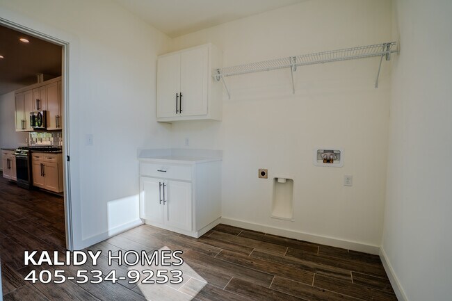 Building Photo - 1871 Kalidy Dr