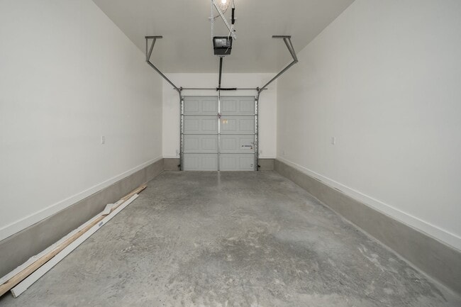 Building Photo - 8434 Adelaide Dr