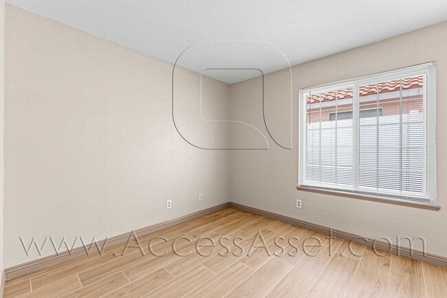 Building Photo - Welcoming 3 Bed / 2 Bath Home in a Peaceful Murrieta Neighborhood