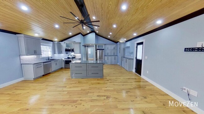 Building Photo - 208 N Sunset Dr