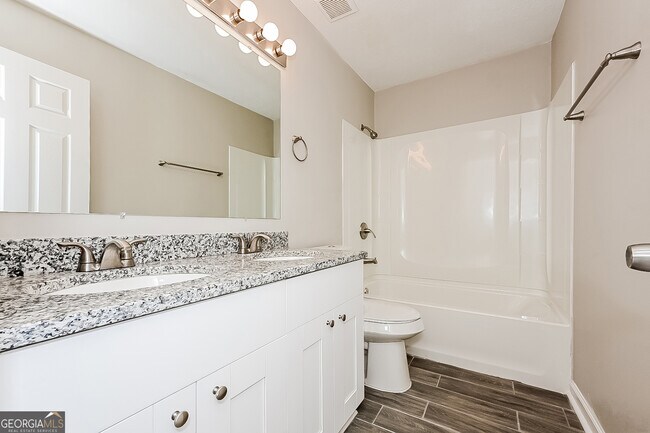 Building Photo - 6619 Collier Way