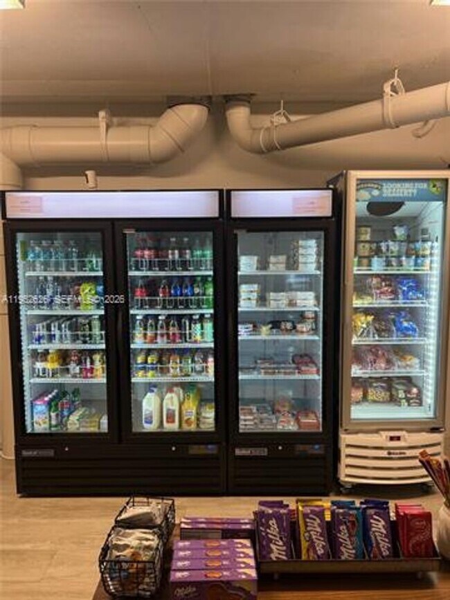 Building Photo - 2900 NE 7th Ave