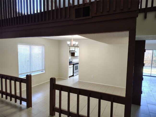 Building Photo - 12714 Palm Desert Ln