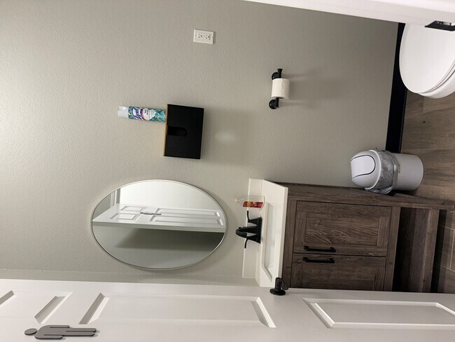 Building Photo - 2107 W 83rd St