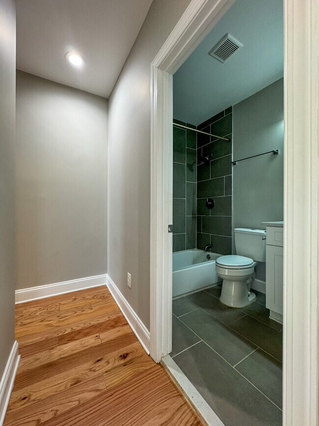 Building Photo - 1838 Capitol Ave NE