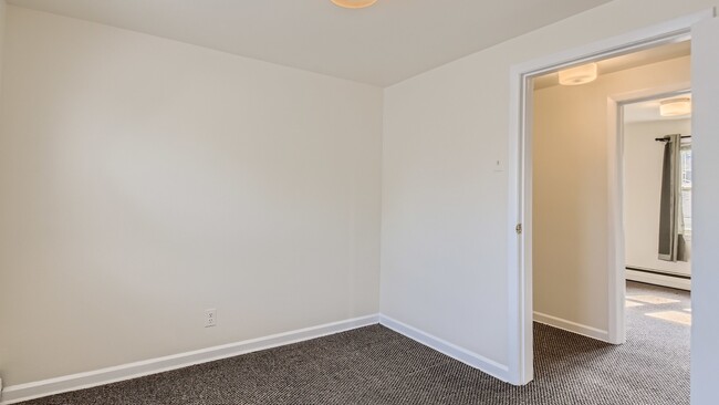 Building Photo - 512 Porter St