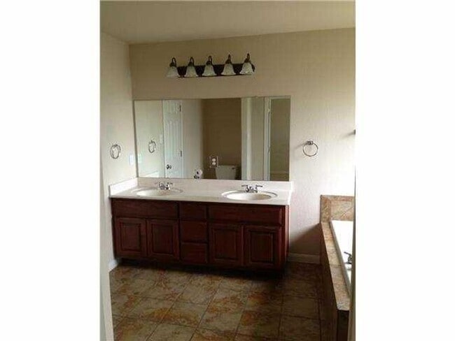 Building Photo - Single story 4 bedroom in Belterra