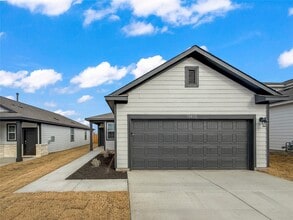 Building Photo - 2104 Lost Timbers Dr