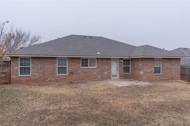 Building Photo - 8016 Breezewood Dr