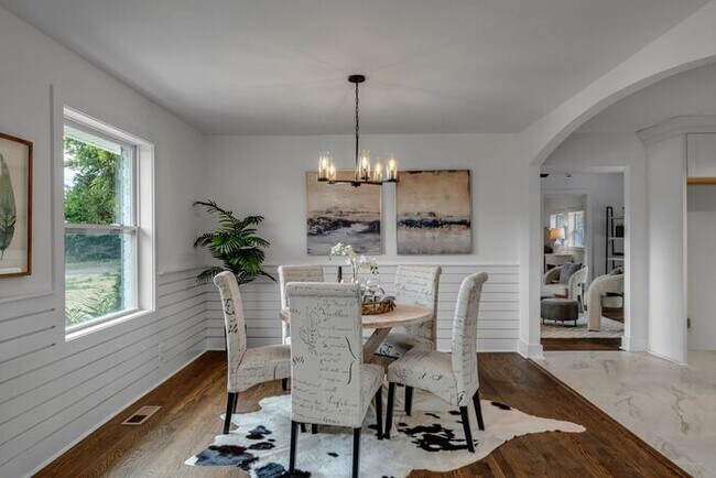 Building Photo - Secluded Remodeled Madison House