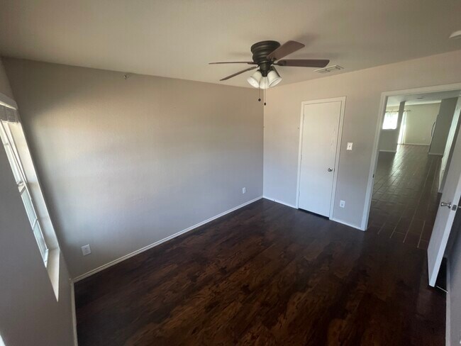 Building Photo - 220 Chalk Mountain Dr