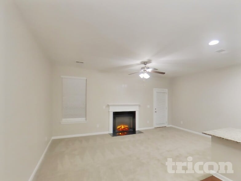 Building Photo - 394 Lossie Ln