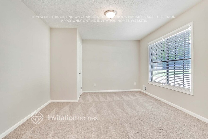 Building Photo - 678 Lakeridge Dr SE
