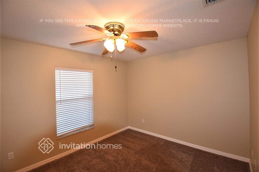 Building Photo - 3104 Pine Tree Dr