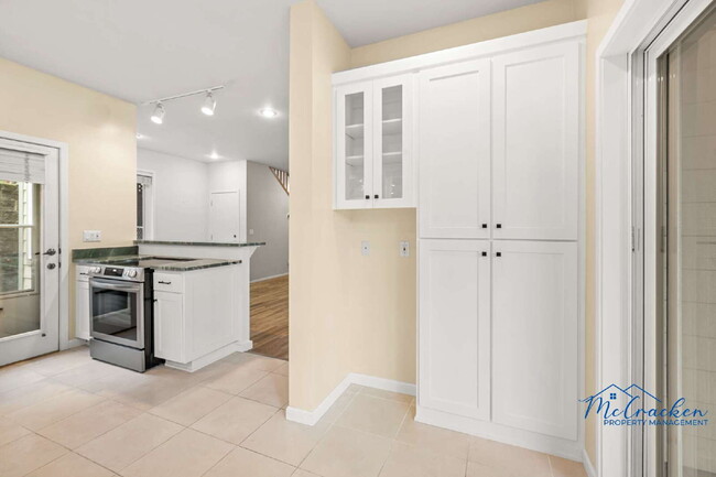 Building Photo - Stunning 3-Bedroom Home with Breathtaking ...