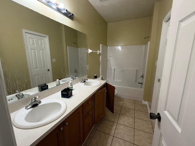 Building Photo - 2014 Midyette Rd