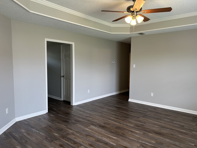 Building Photo - 16 Azalea Dr