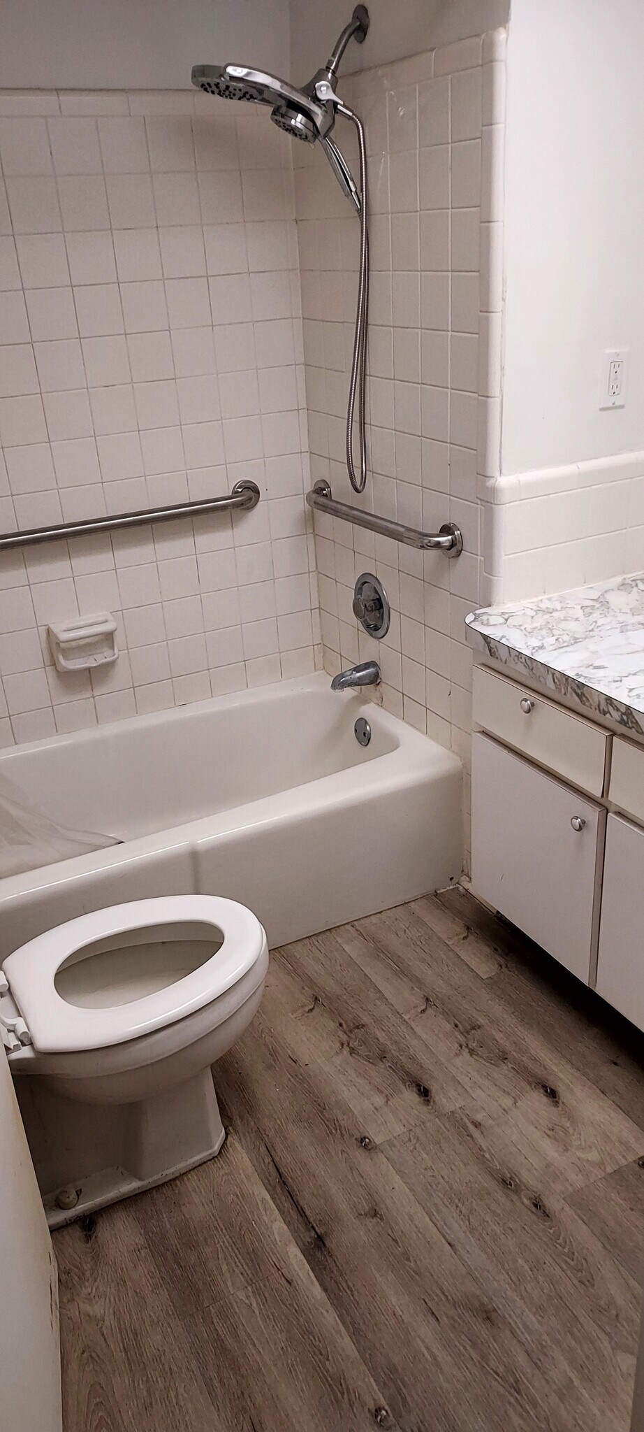 Building Photo - 6201 2nd St E