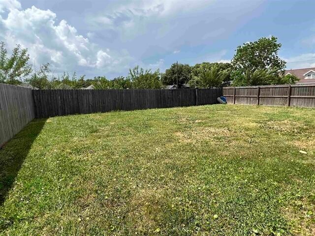 Building Photo - 2865 Amber Ave