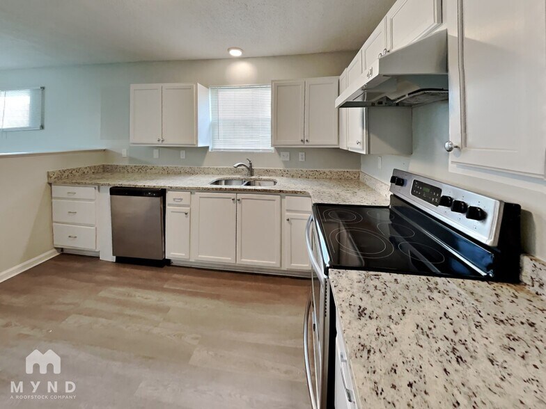 Building Photo - 4828 Royal Run Dr