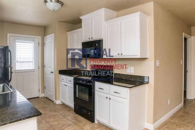 Building Photo - 905 Dart Ct