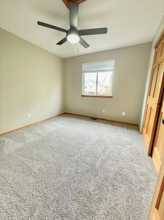 Building Photo - Stetson Hills Spacious Stunner! 4 bed, 3 bath, loft, and 3,100+sqft