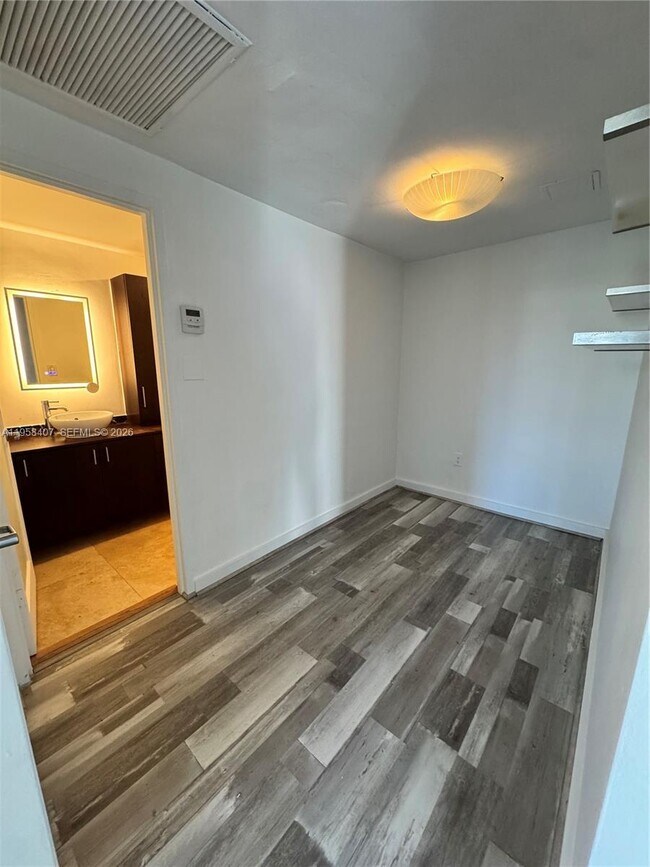 Building Photo - 3301 NE 5th Ave