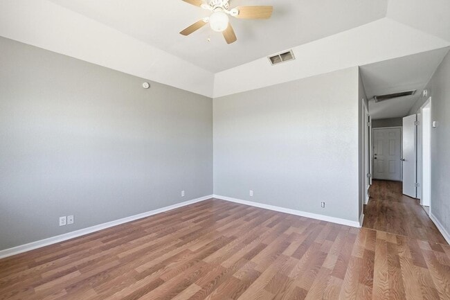 Building Photo - 2333 N Danville Dr