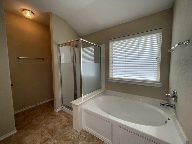 Building Photo - 6110 Moran Crest Dr