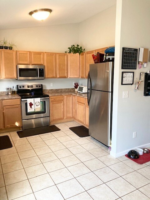 Building Photo - 20963 Honest Ln