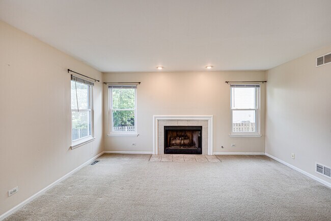 Building Photo - 3951 Nicholas Ct