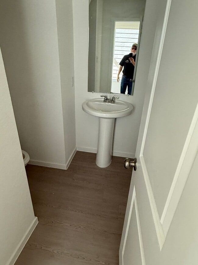 Building Photo - Tres Laurels-Wellton