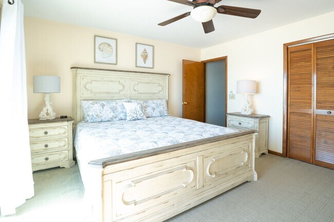 Building Photo - PERFECT FURNISHED RENTAL FOR A WINTER AT THE BEACH