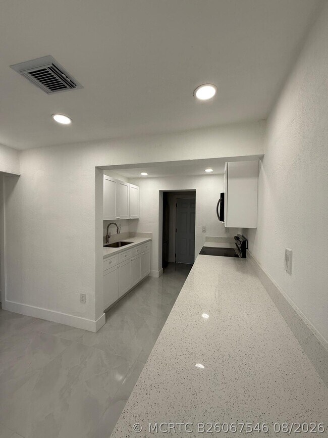 Building Photo - 4400 SW 36th St