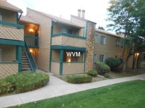 Building Photo - Knollwood Condos near Mississippi and Chambers