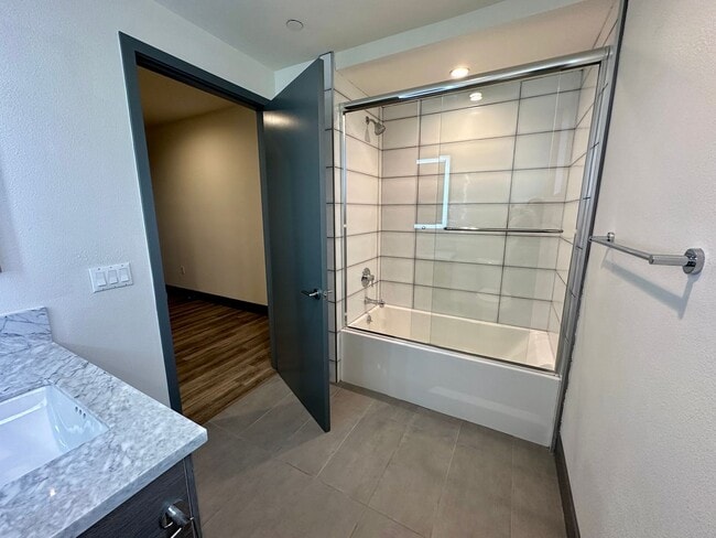 Interior Photo - kit692