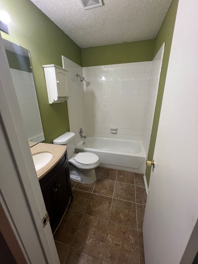 Building Photo - 1004 Wintercreek Dr
