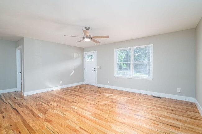 Building Photo - Remarkably Renovated Ranch in the Heart of Maiden!