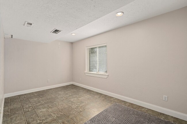 Building Photo - 8259 6555 W