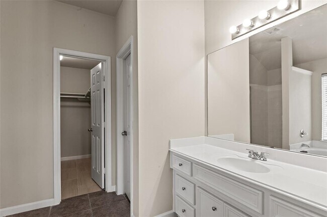 Building Photo - 14703 Briceland Springs Dr