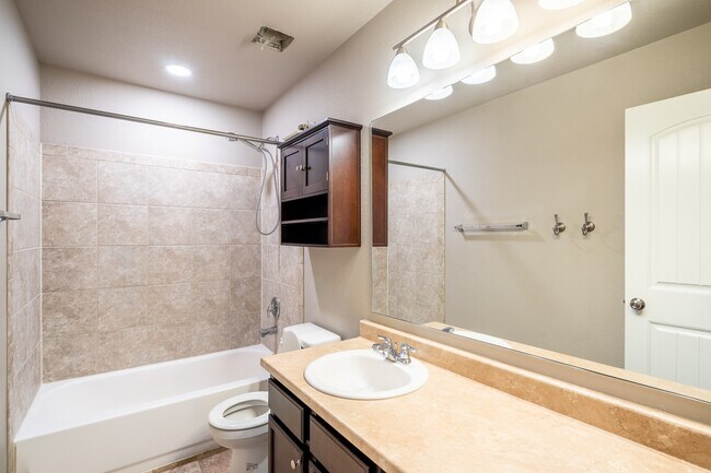 Building Photo - 3684 Saguaro Cir