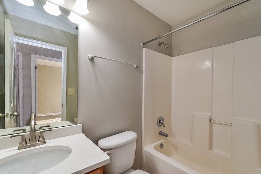 Building Photo - 8531 Griffin Park Dr
