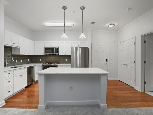 Building Photo - 35 W Broad St