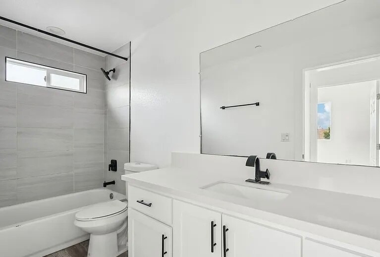 Building Photo - 2516 Malabar St